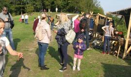 Ir susirinko klaipėdiečiai ant Žardės piliakalnio...