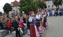 Rugsėjo 1-oji - su tautiniais akcentais