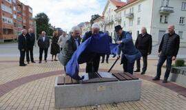 „Alėjos knyga“ pasakos suoliukų istoriją