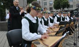 Rugsėjo 1-oji - su tautiniais akcentais