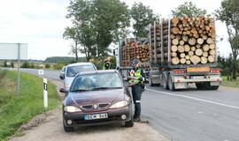 Policija tęsia reidus - tyko apsvaigusių vairuotojų