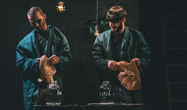 Klaipėdos jaunimo teatro spektaklis „Žiurkiagalviai“ žvelgia į kitoniškumą ir atsumtuosius