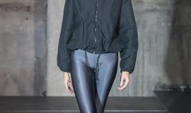 Madų šou sandėlyje