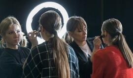 Madų šou sandėlyje