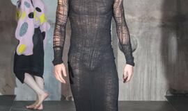 Madų šou sandėlyje