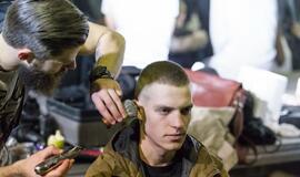 Madų šou sandėlyje