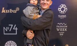 Madų šou sandėlyje