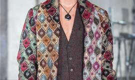 Madų šou sandėlyje