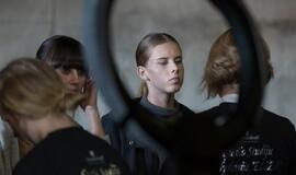 Madų šou sandėlyje