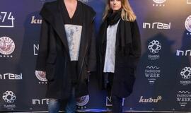 Madų šou sandėlyje