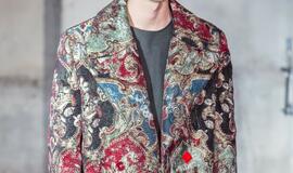 Madų šou sandėlyje