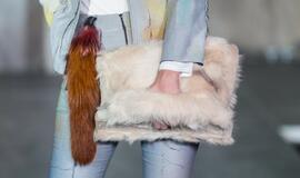 Madų šou sandėlyje