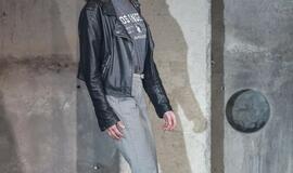 Madų šou sandėlyje