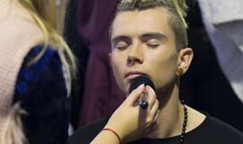 Madų šou sandėlyje