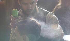 Madų šou sandėlyje