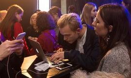 Madų šou sandėlyje