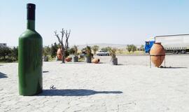 Vyno keliu - pas šv. Niną ir Pirosmanį