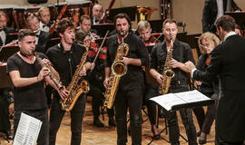 Stiprių emocijų užtaisas saksofonų kvarteto ir orkestro koncerte