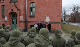 Ant KU pastato atidengta atminimo lenta Petrui Tarasenkai