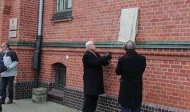 Ant KU pastato atidengta atminimo lenta Petrui Tarasenkai