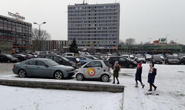 Vaidilos aikštėje - mažiau automobilių