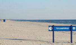 Nuogų vyrų Neringoje lauks tiktai Juodkrantė