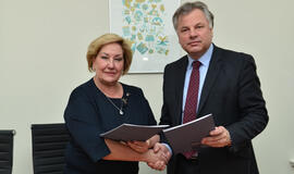 Pasirašyta Klaipėdos universiteto ir Lietuvos verslo kolegijos bendradarbiavimo sutartis