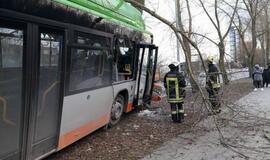 Autobuso avarija