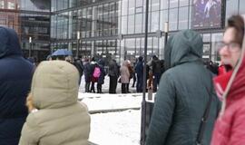 Žmonės norintys įsigyti bilietus į Marijono koncertą