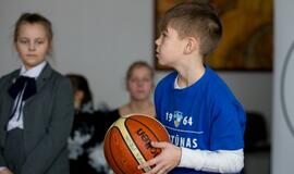 Moksleiviams – smagūs neptūniečių juokeliai ir dovanos