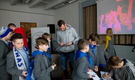 Moksleiviams – smagūs neptūniečių juokeliai ir dovanos