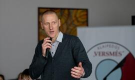 Moksleiviams – smagūs neptūniečių juokeliai ir dovanos