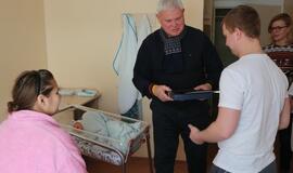 Devyni Šimtmečio vaikai sulaukė dovanų