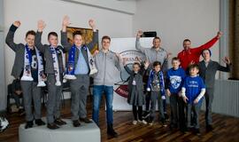 Moksleiviams – smagūs neptūniečių juokeliai ir dovanos