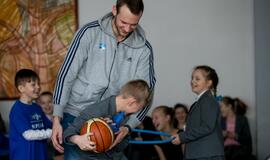 Moksleiviams – smagūs neptūniečių juokeliai ir dovanos