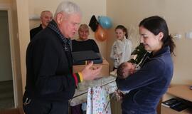 Devyni Šimtmečio vaikai sulaukė dovanų