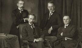 Kas kam skolingas: Smetona - mums ar mes pirmajam prezidentui?