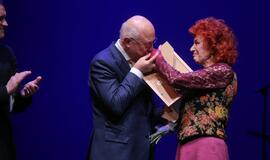 Teatro dieną - dėmesys scenos veteranams