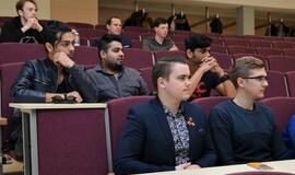 Klaipėdos universitete išdalintos jubiliejinės auksinės burės