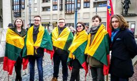 Prie Seimo - tūkstantinė minia