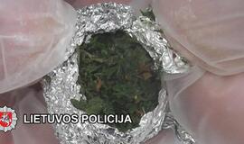 Kriminalistai atskleidė narkotikų platinimo schemą