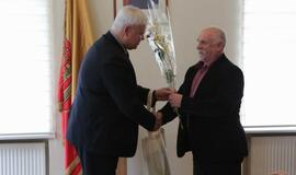 Apdovanojo Lietuvos sunkiaatlečių rinktinę