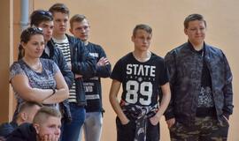 Dragūniečiai moksleivius supažindino su rankiniu