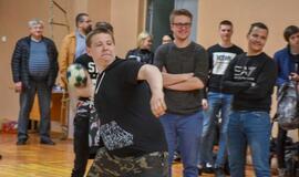 Dragūniečiai moksleivius supažindino su rankiniu