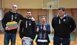 Dragūniečiai moksleivius supažindino su rankiniu