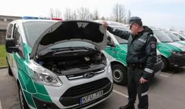 Policijos tarnybinių automobilių šventinimas