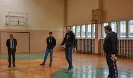 Dragūniečiai moksleivius supažindino su rankiniu