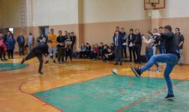 Dragūniečiai moksleivius supažindino su rankiniu