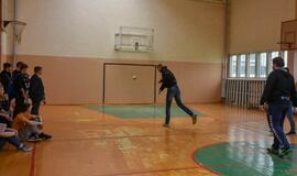 Dragūniečiai moksleivius supažindino su rankiniu