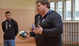 Dragūniečiai moksleivius supažindino su rankiniu